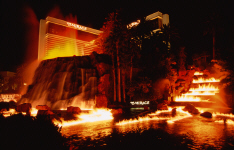 lasvegas-mirage-volcano-eruption.jpg (214426 bytes)